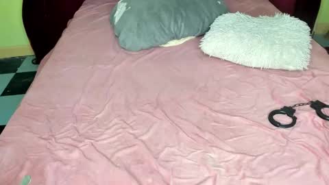 Snapshot of deli_la chatting on October 28, 8:51 am deli_la online show from October 28, 8:51 am