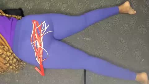 Snapshot of deli_la chatting on November 21, 7:01 pm deli_la online show from November 21, 7:01 pm