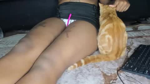 deli_la online show from March 12, 6:03 pm