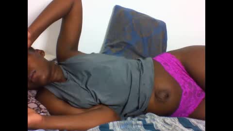 Snapshot of deliciousbabe01 chatting on February 2, 3:38 am EVAH online show from February 2, 3:38 am