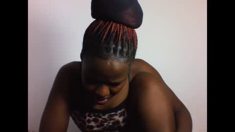 Snapshot of deliciousbabe01 chatting on February 20, 11:54 am EVAH online show from February 20, 11:54 am