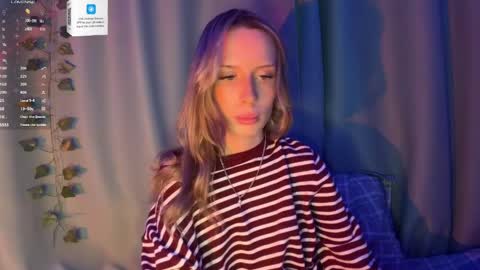 Della online show from April 8, 3:12 pm