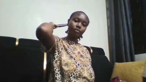 dellarine517299 online show from October 10, 4:28 pm