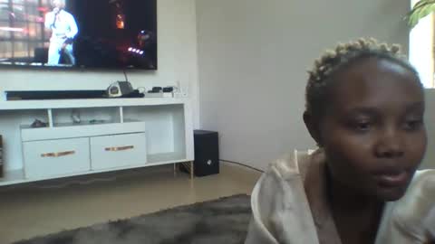 Snapshot of dellarine517299 chatting on February 7, 9:46 am dellarine517299 online show from February 7, 9:46 am