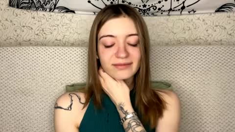 Sia online show from April 3, 1:20 pm