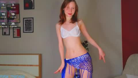 Snapshot of delorathecookie chatting on March 12, 10:39 pm Delora online show from March 12, 10:39 pm