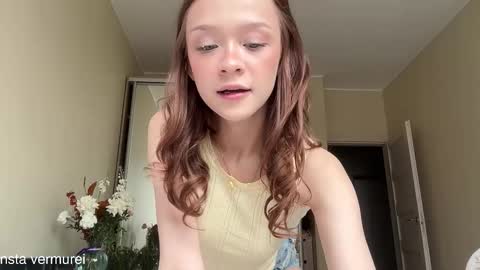 Snapshot of delorathecookie chatting on September 16, 9:32 am Delora online show from September 16, 9:32 am