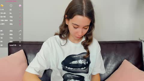 Eliza online show from May 5, 9:50 am