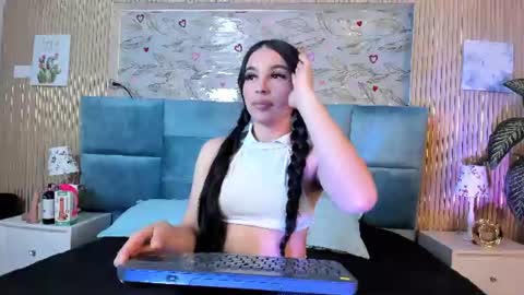 Snapshot of delphine_doll chatting on June 28, 4:13 pm Delia online show from June 28, 4:13 pm