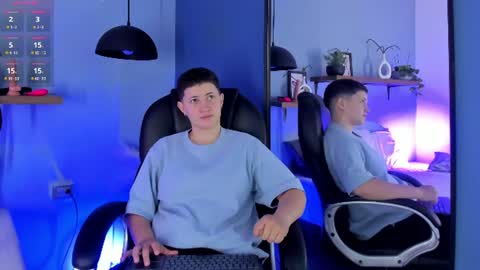 Snapshot of deluca_vega chatting on July 6, 12:13 pm Deluca Vega online show from July 6, 12:13 pm
