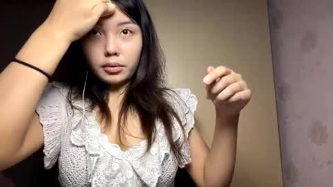 Hannah online show from April 18, 3:43 am