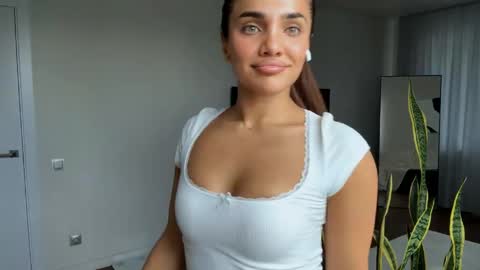 Snapshot of demetricekorf chatting on May 13, 9:28 am Anna online show from May 13, 9:28 am