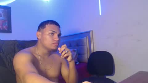 Snapshot of demol_latin chatting on November 18, 12:27 am MASTER DAV online show from November 18, 12:27 am