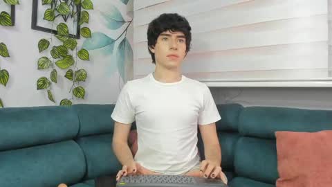 Snapshot of demon_foxx chatting on April 29, 2:10 pm online show from April 29, 2:10 pm