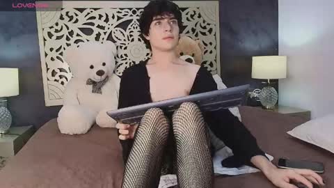 Snapshot of demon_foxx chatting on May 1, 1:48 pm online show from May 1, 1:48 pm