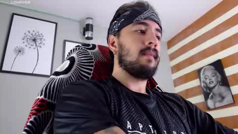 Demon Salvatore online show from November 15, 1:14 am