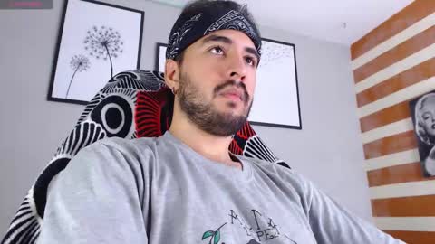 Demon Salvatore online show from November 15, 11:32 pm