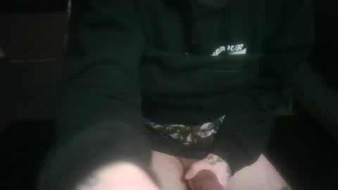 Snapshot of demondickxxx chatting on December 23, 3:15 am demondickxxx online show from December 23, 3:15 am