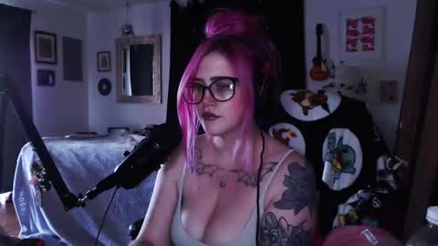 Snapshot of demongf chatting on February 18, 10:03 pm Demoness Mina online show from February 18, 10:03 pm