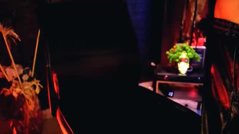 Snapshot of demonkush_ chatting on October 14, 4:46 am DemonKush online show from October 14, 4:46 am