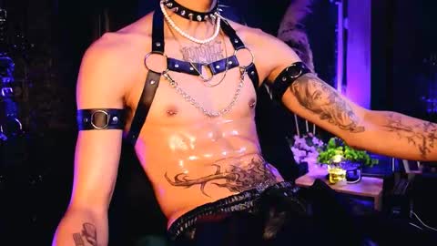 Snapshot of demonkush_ chatting on October 25, 10:56 am DemonKush online show from October 25, 10:56 am