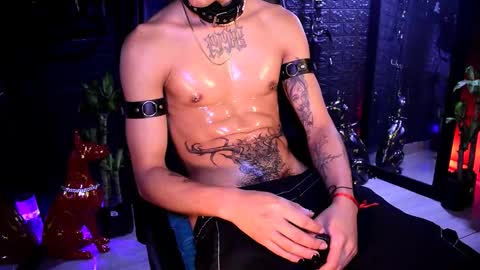 Snapshot of demonkush_ chatting on November 5, 5:51 am DemonKush online show from November 5, 5:51 am