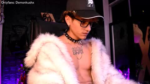 Snapshot of demonkush_ chatting on November 30, 9:13 am DemonKush online show from November 30, 9:13 am