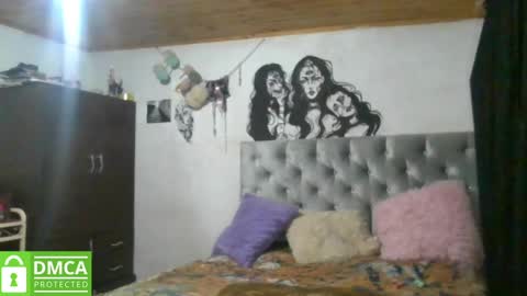 Snapshot of demonrosee chatting on February 18, 8:16 am demonrosee online show from February 18, 8:16 am