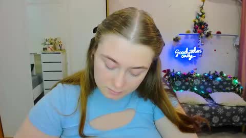 Sophie online show from December 3, 3:09 am
