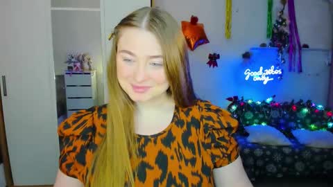 Sophie online show from December 5, 4:01 pm