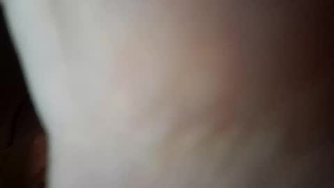 Snapshot of den2807 chatting on April 22, 2:03 am den2807 online show from April 22, 2:03 am