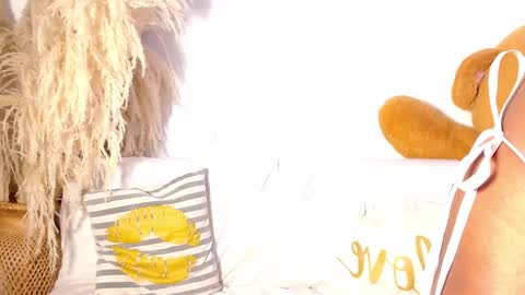   online show from October 24, 12:45 pm