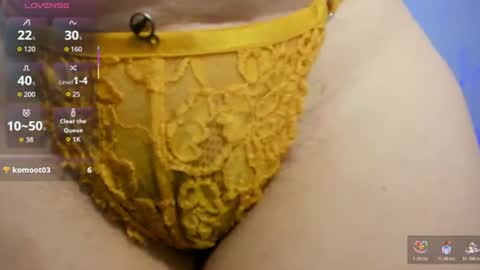Snapshot of denise_babe_ chatting on July 15, 3:28 pm Laura online show from July 15, 3:28 pm
