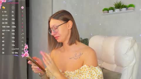 Snapshot of denise_halle chatting on September 28, 12:16 am Elina online show from September 28, 12:16 am