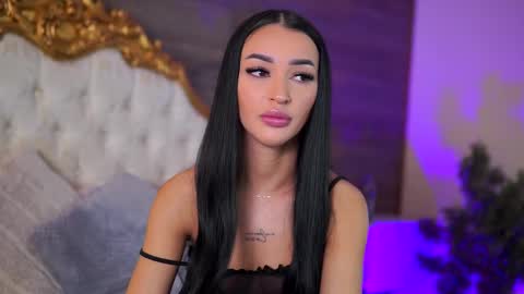 denisedevilles online show from February 12, 8:06 am