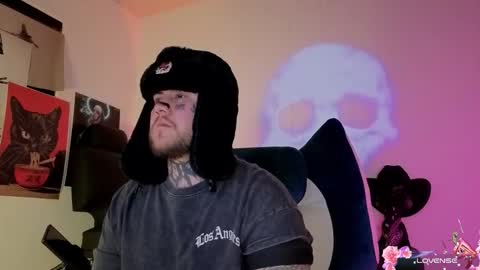 Snapshot of denjig chatting on November 5, 3:06 am Oliver online show from November 5, 3:06 am