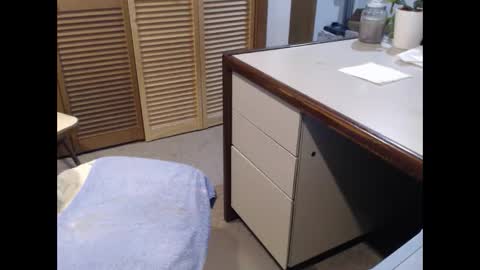 Snapshot of denn_jett chatting on January 8, 11:10 am Den Jet online show from January 8, 11:10 am