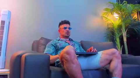 Snapshot of dennis_cox_ chatting on October 16, 4:24 am dennis_cox_ online show from October 16, 4:24 am