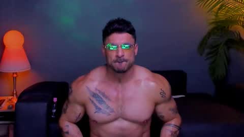 Snapshot of dennis_cox_ chatting on November 12, 1:11 pm dennis_cox_ online show from November 12, 1:11 pm