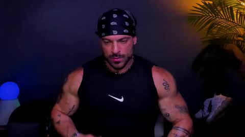 Snapshot of dennis_cox_ chatting on November 19, 11:54 am dennis_cox_ online show from November 19, 11:54 am