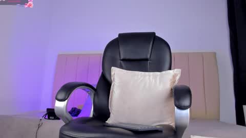 dennis munera online show from March 5, 12:23 pm