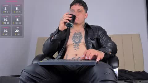 dennis munera online show from March 28, 12:49 pm