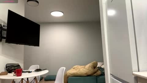 Snapshot of denniskibler chatting on February 5, 4:44 pm Denni online show from February 5, 4:44 pm