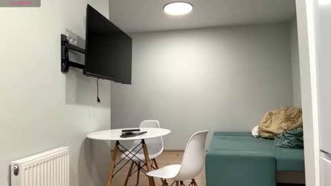 Snapshot of denniskibler chatting on February 13, 5:09 pm Denni online show from February 13, 5:09 pm