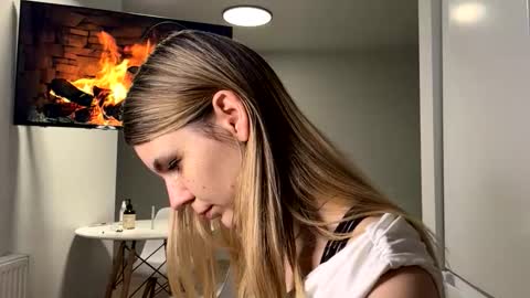 Snapshot of denniskibler chatting on March 2, 4:58 pm Denni online show from March 2, 4:58 pm