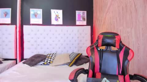 dennyzeans online show from January 7, 11:12 am