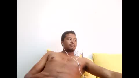 Snapshot of dentzo chatting on February 23, 12:24 pm mastER blACK online show from February 23, 12:24 pm