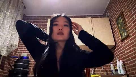 Snapshot of denysebernacchi chatting on December 14, 1:49 pm Emma online show from December 14, 1:49 pm