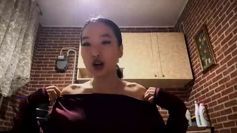 Snapshot of denysebernacchi chatting on December 15, 2:21 pm Emma online show from December 15, 2:21 pm