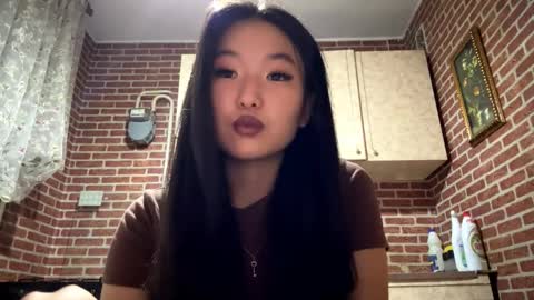 Snapshot of denysebernacchi chatting on December 16, 2:22 pm Emma online show from December 16, 2:22 pm